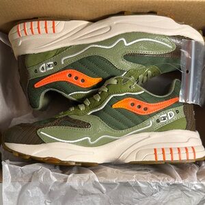 Saucony x Maybe Tomorrow ‘Tortoise’ 3D Grid Hurricane -Green and Orange Sneakers
